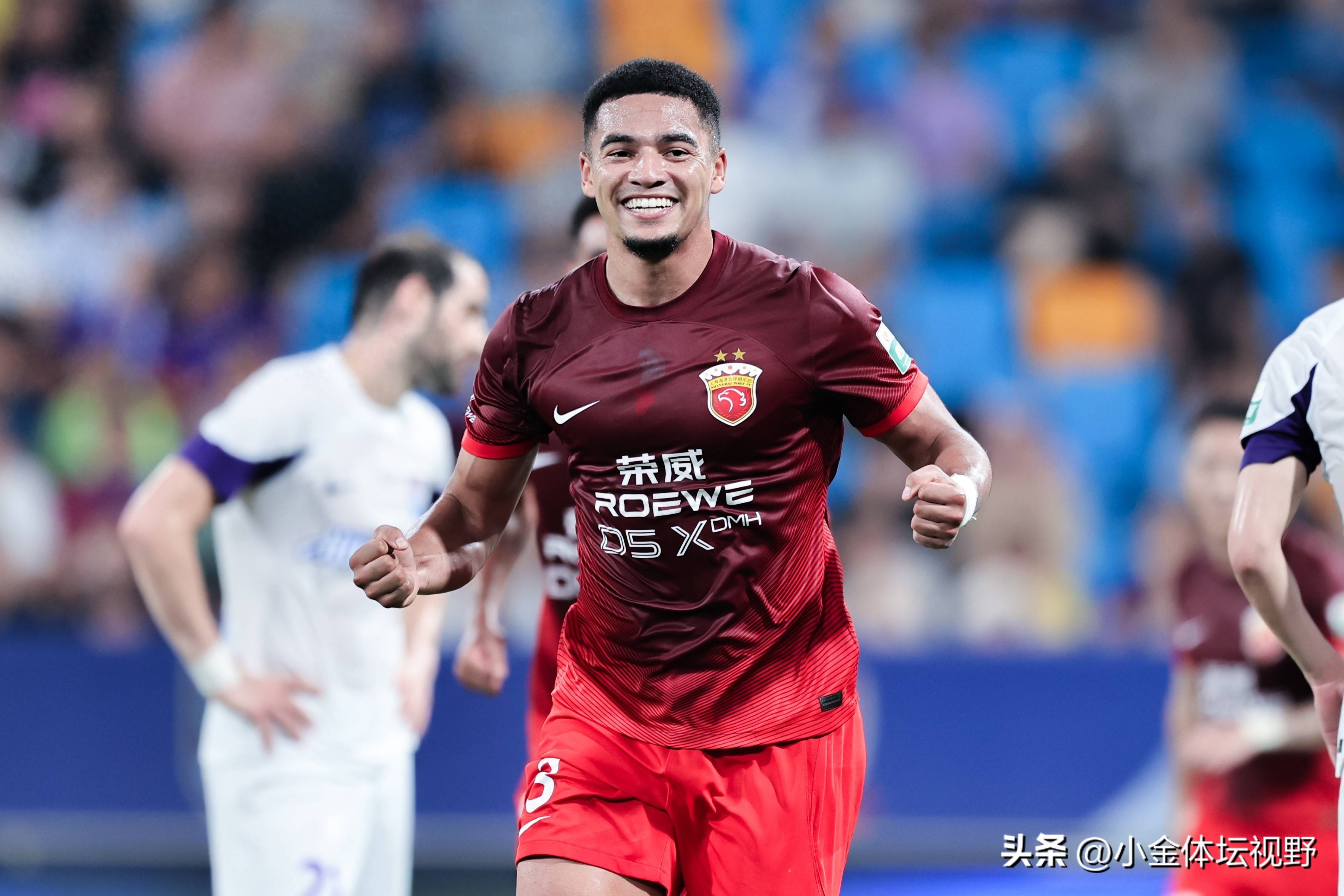 亚冠赛程吃紧；上海海港赛前单刀错失；赛场秩序良好；阵容厚度经受考验