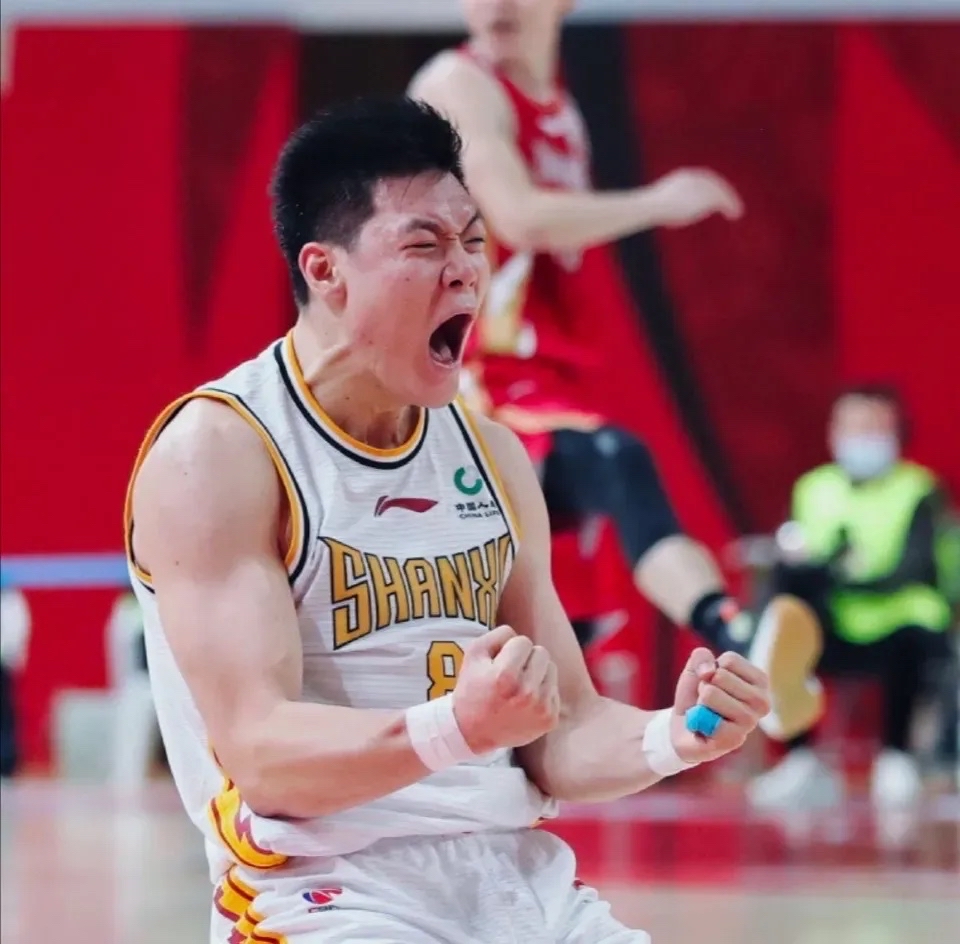 广厦男篮今夜队长鼓劲,志在亚冠名次提升,目标明确,更衣室氛围转暖 广厦男篮今夜队长鼓劲,志在亚冠名次提升,目标明确,更衣室氛围转暖