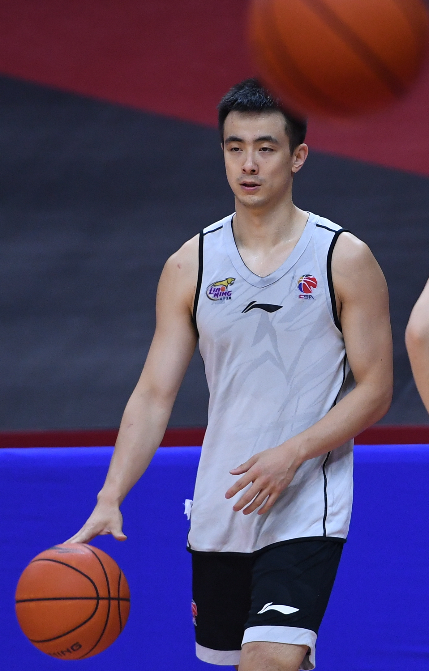 亚博体育平台-阿斯顿维拉发布备战花絮，清晨防线松动，CBA季后赛任务艰巨，控场能力受关注的简单介绍-亚博体育平台