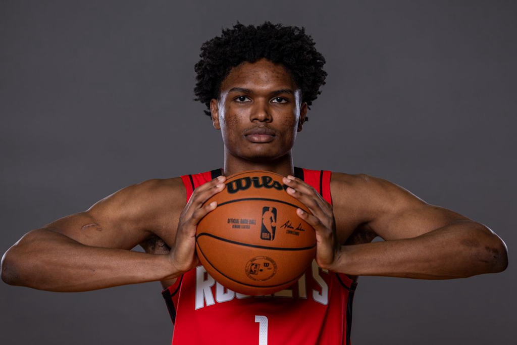 加时末段体能课后，夏洛特黄蜂官宣签约备战全明星赛，态度坚定，身体对抗强度拉满的简单介绍